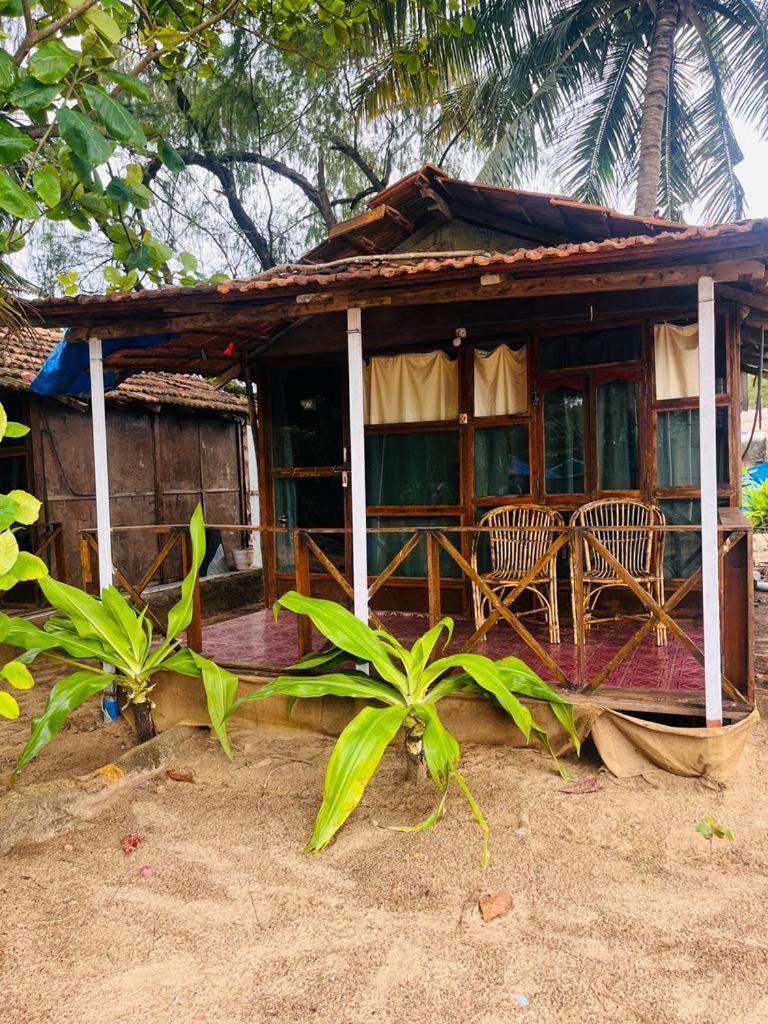 Casa Fiesta Sea Front Beach Huts Patnem Beach Exterior foto